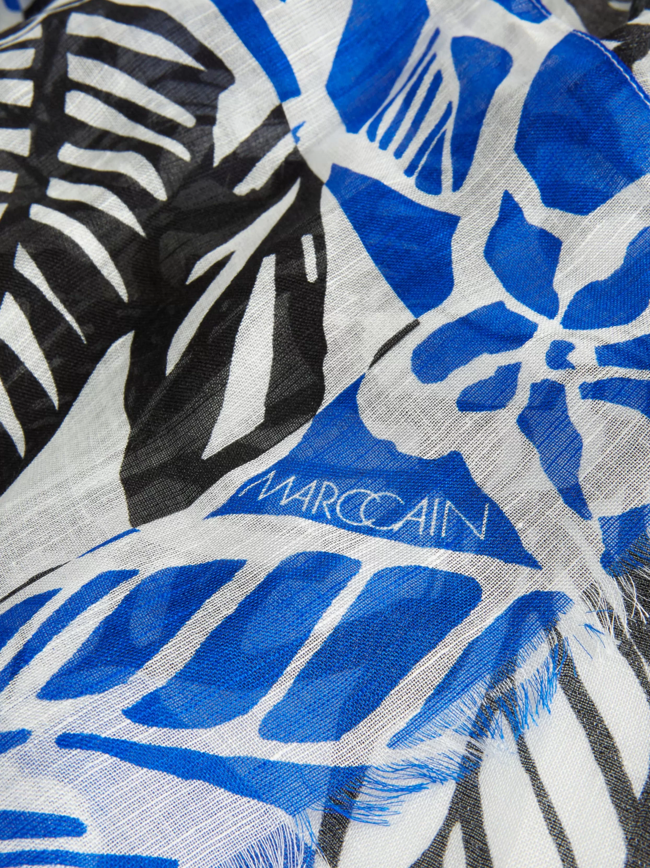 Marc Cain Scarf in pattern mix | Accessoires